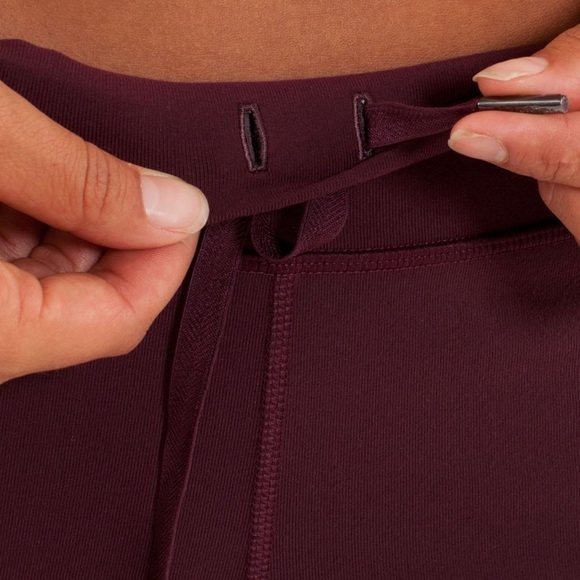 LULULEMON Relaxed Fit Crop Burgundy Pants, size 4 - Picture 14 of 15